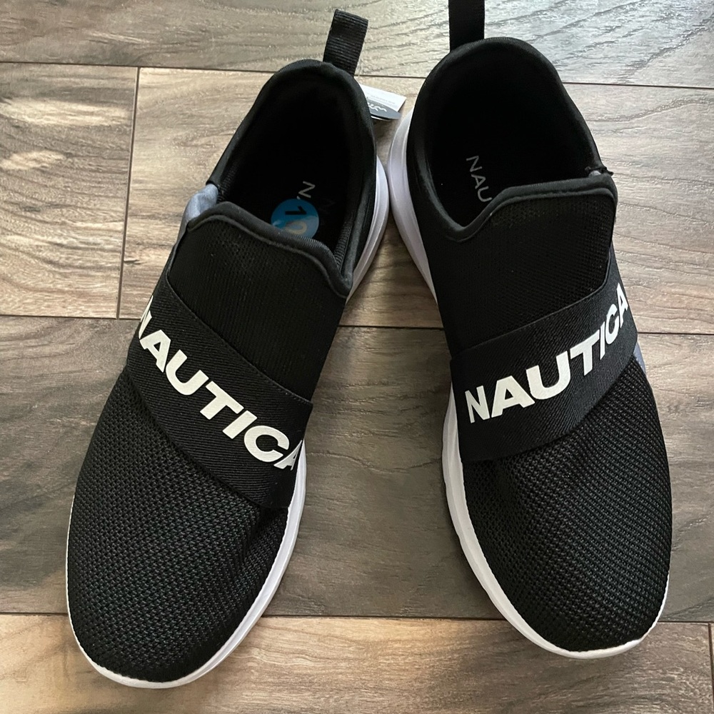 NEW Nautica shoes size 10W